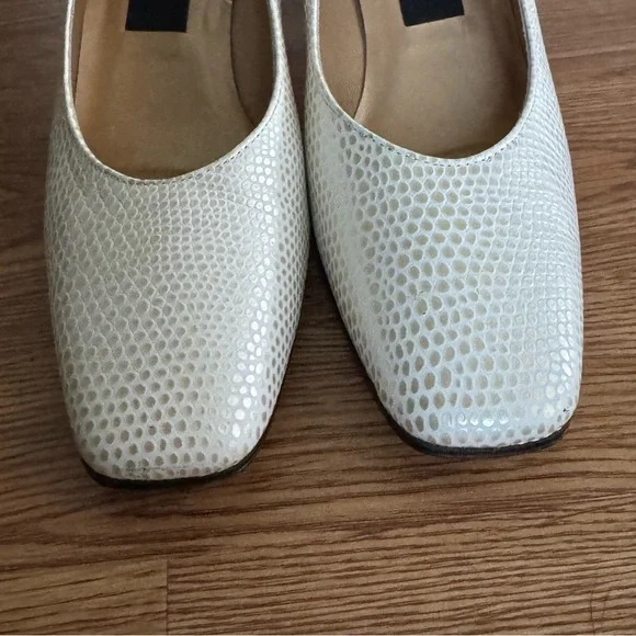 Stuart Weitzman Cream Faux Snakeskin Pumps Heels Size 6½ AA Narrow